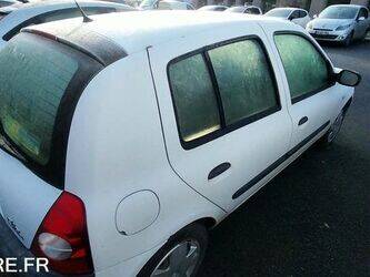 2005-renault-clio-1451195-47056514