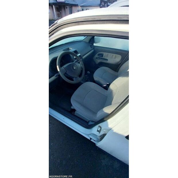 2005 Renault Clio-47056516