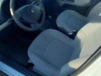 2005-renault-clio-1451195-47056516