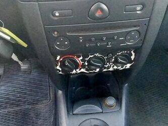 2005-renault-clio-1451195-47056522