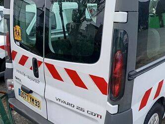 2004-opel-vivaro-1451196-47056537