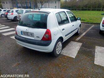 2004-renault-clio-1451197-47056543