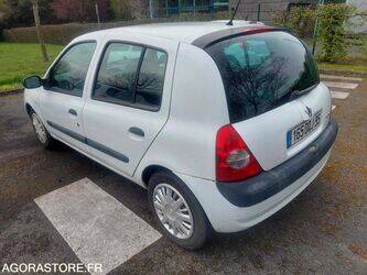 2004-renault-clio-1451197-47056544
