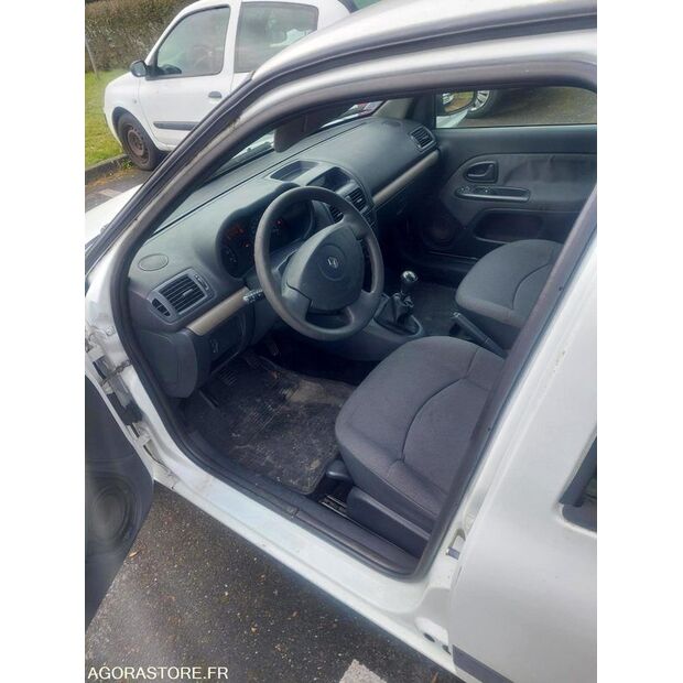 2004 رينو Clio-47056545