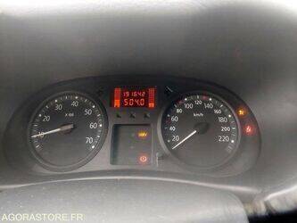 2004-renault-clio-1451197-47056546