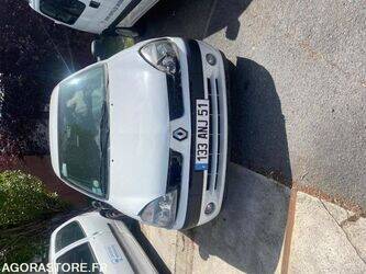 2005-renault-clio-1451210-47056852