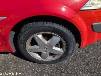 2008-renault-megane-1451211-47056872