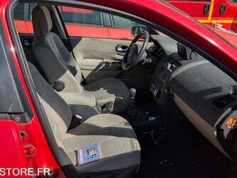 2008-renault-megane-1451211-47056876