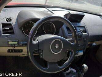 2008-renault-megane-1451211-47056878