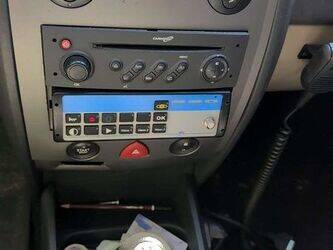 2008-renault-megane-1451211-47056879
