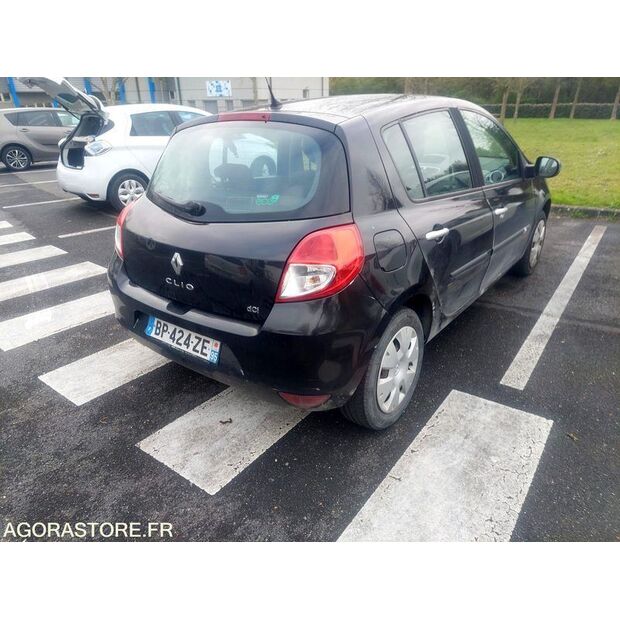2011 Renault Clio-47056957