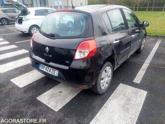 2011-renault-clio-1451216-47056957