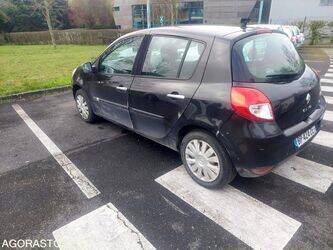 2011-renault-clio-1451216-47056958