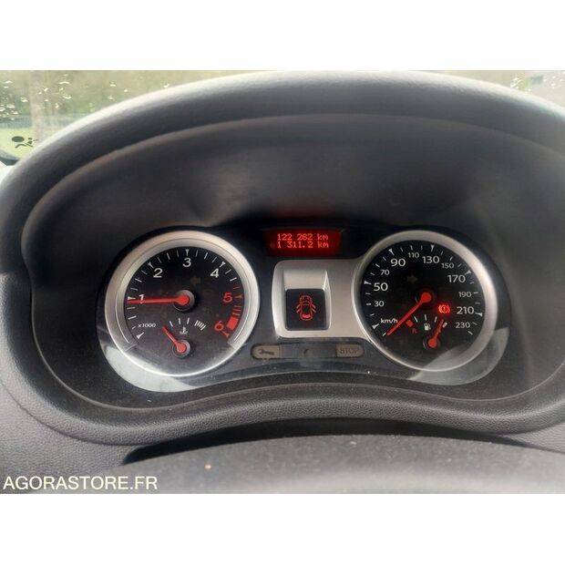 2011 Renault Clio-47056961