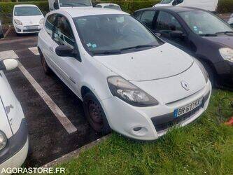 2011-renault-clio-1451219-47057021