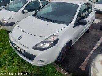 2011-renault-clio-1451219-47057022