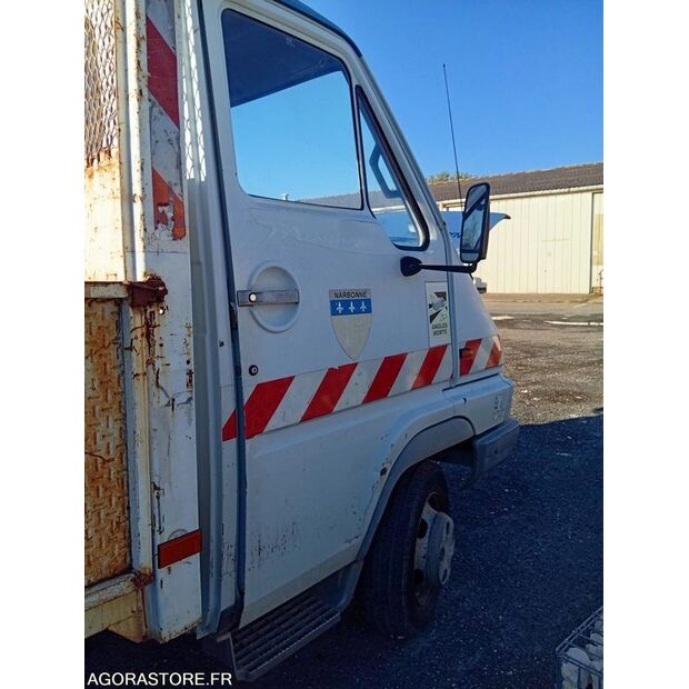 1996 Renault B110-47057051