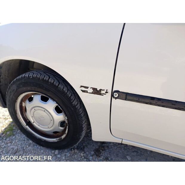 1992 Peugeot 106-47057095