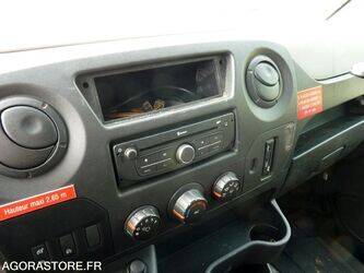 2015-renault-master-1451224-47057179