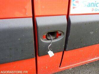 2015-renault-master-1451224-47057192