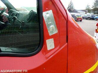 2015-renault-master-1451224-47057193