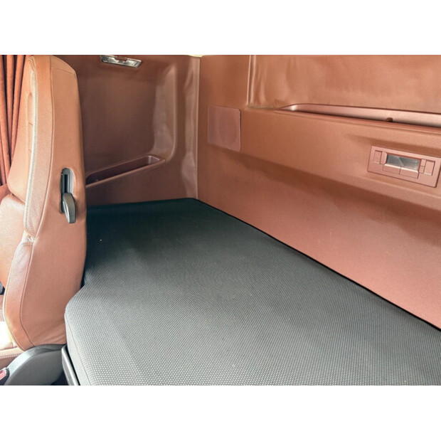 2017 Volvo FH-47058719