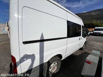 2011-ford-transit-1451278-47072346