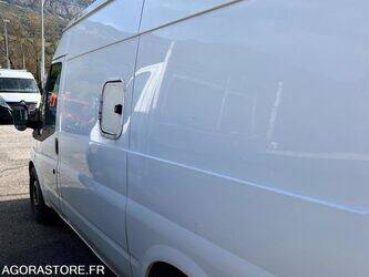 2011-ford-transit-1451278-47072347
