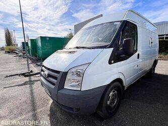 2011-ford-transit-1451278-47072349