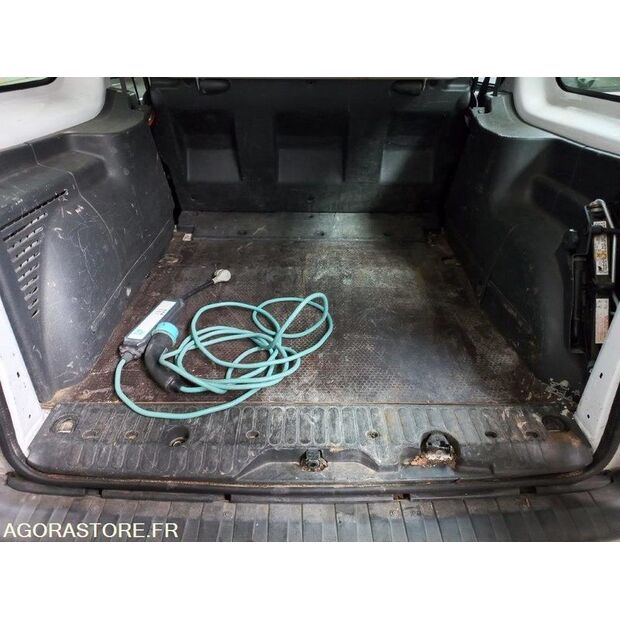 2013 رينو Kangoo-47072558