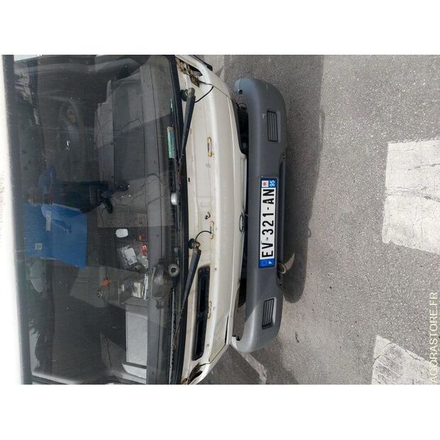 2006 نيسان Cabstar-47072591