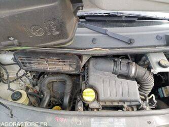 2009-renault-trafic-1451292-47072752
