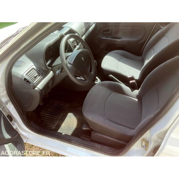 2006 رينو Clio-47072804