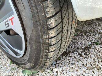 2006-renault-clio-1451295-47072805