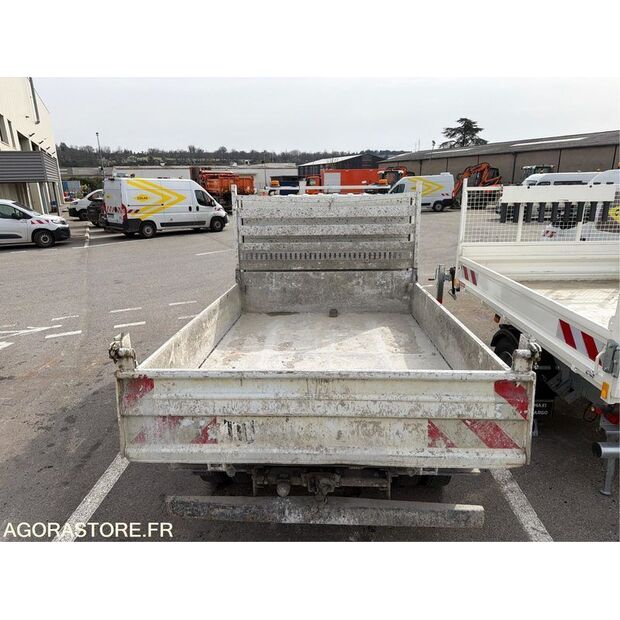2013 Renault Maxity-47073127