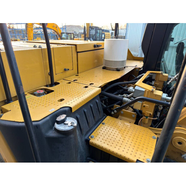 2019 Caterpillar 323-47074808