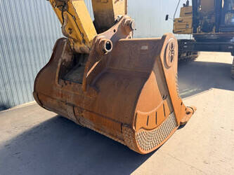 2017-caterpillar-352f-1451323-47075016