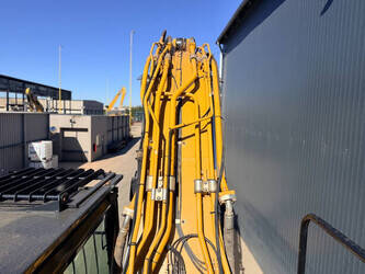 2017-caterpillar-352f-1451323-47075028