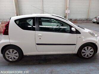 2012-peugeot-107-1451296-47088950