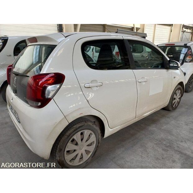 2015 بيجو 108-47089026