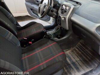 2015-peugeot-108-1451303-47089035