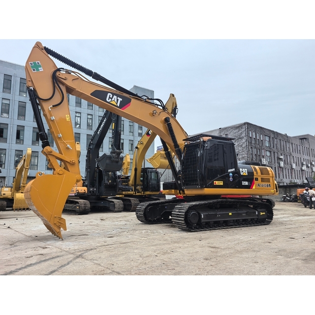 2023 Caterpillar 325D-47091463