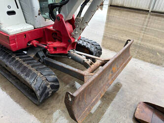 2010-takeuchi-tb235-1451402-47092236