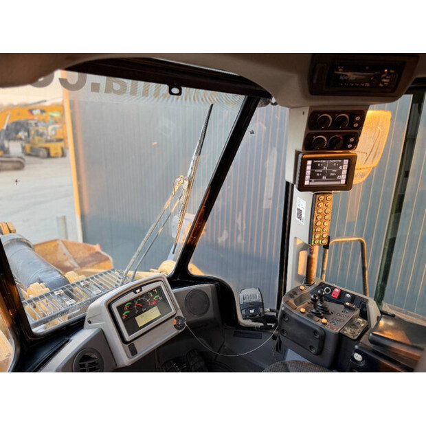2017 Caterpillar 966M-47093357