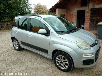 2013-fiat-panda-1451511-47107847