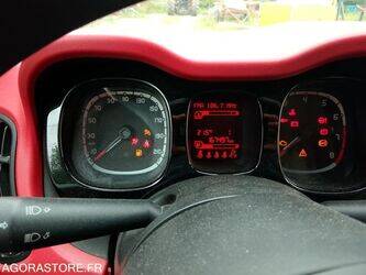 2013-fiat-panda-1451511-47107857