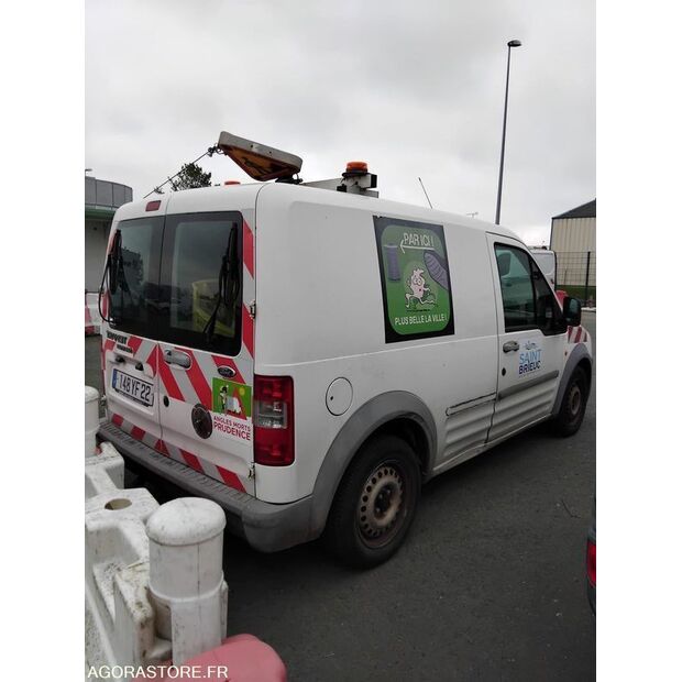 2006 Ford Transit Connect-47108217
