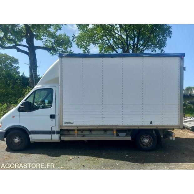 2000 Renault Master-47108372