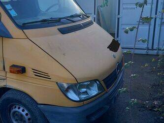 2004-mercedes-benz-sprinter-1451576-47109126