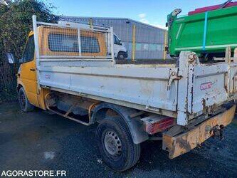 2004-mercedes-benz-sprinter-1451576-47109128